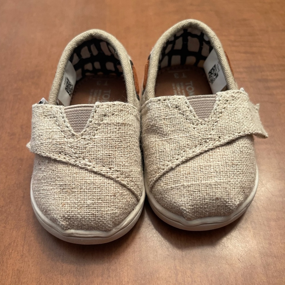 TOMS Tan Boys Alpargatas Size T3